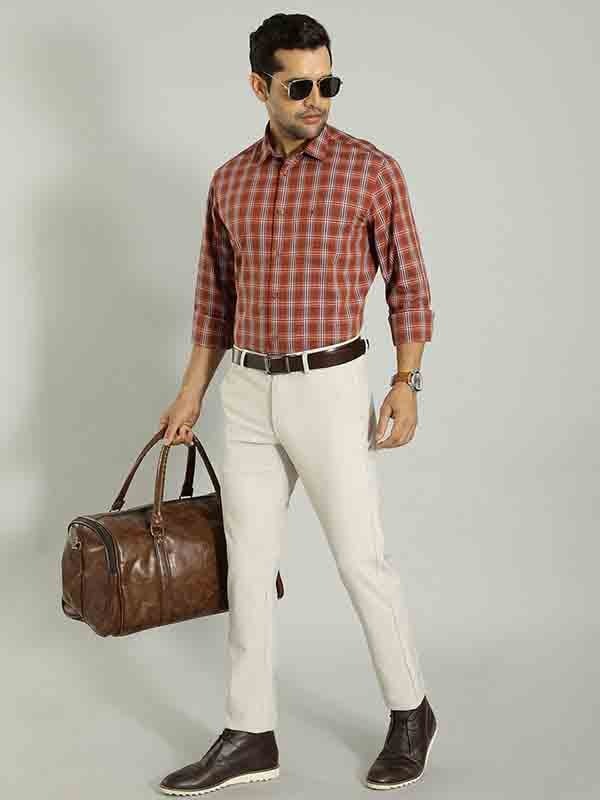Indian Terrain Men's Slim Fit Printed Beige Trousers